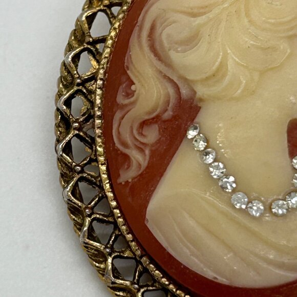 Vintage Cameo Style Brooch With Rhinestone Necklace & Ornate Gold-Toned Frame - Picture 6 of 16